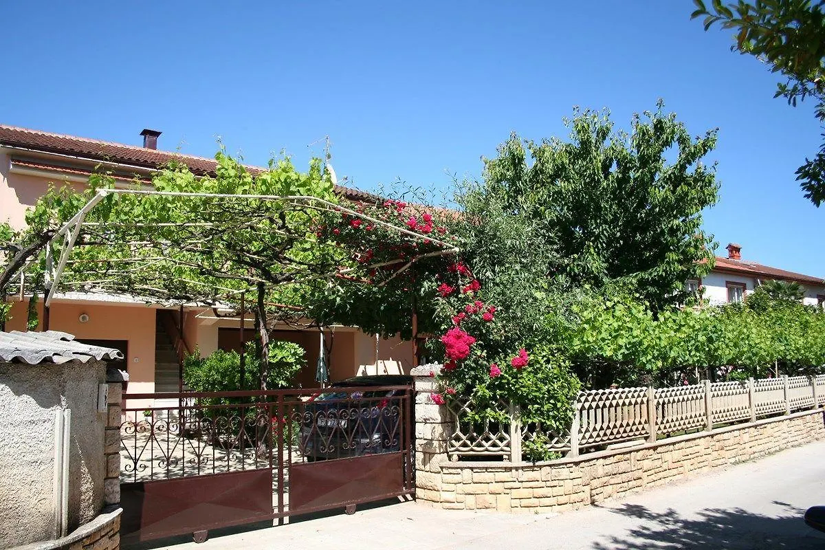 Apartment Ines
